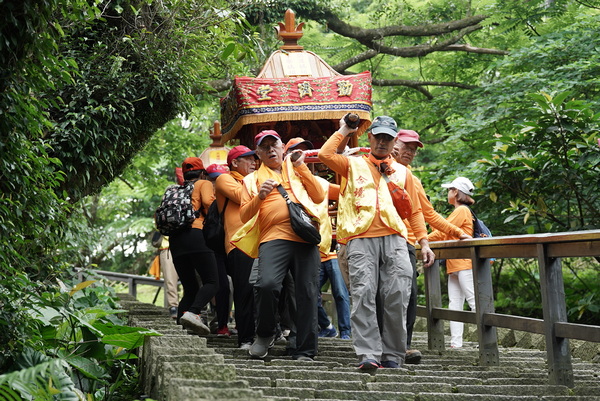 金瓜石迓媽祖　媽祖鑾轎上礦山